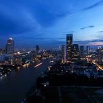 Public believes population growth negative, risky, and requiring international attention, while politicians look the other way